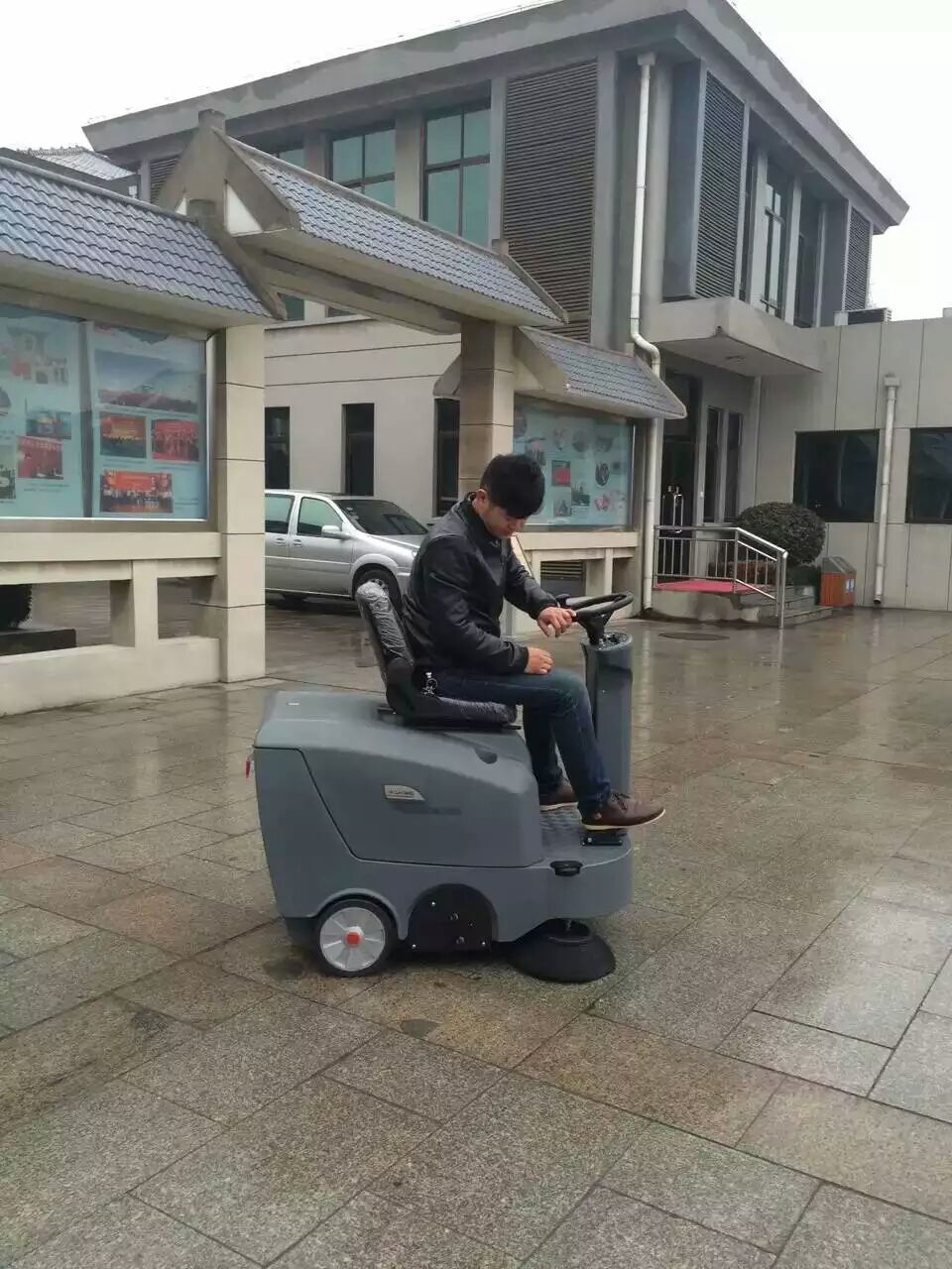 公海彩船6600掃地機使用過程中會遇到這樣的問題該怎麽辦？