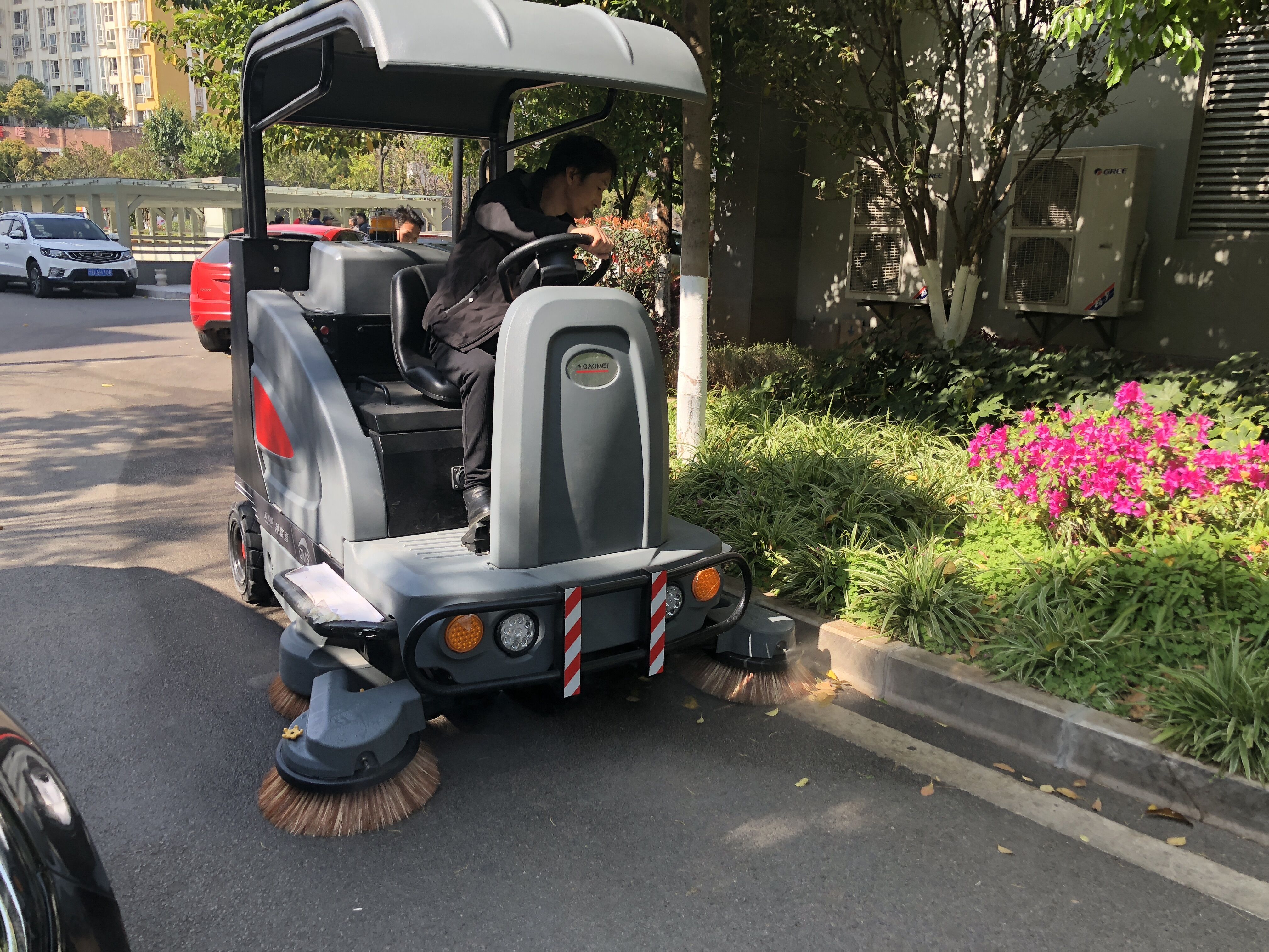 電動掃地車什麽類型的比較好？